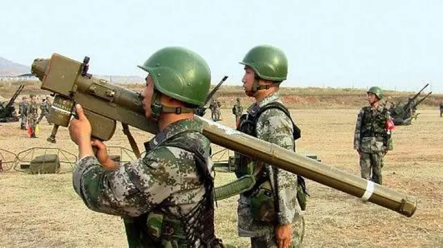 တရုတ်စစ်တပ်မှာအသုံးပြုနေတဲ့ လေယာဉ်ပစ်လက်နက် FN - 6 (ပုံဟောင်း) 