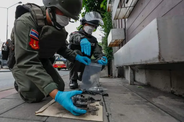 ตำรวจ พฐ. และอีโอดีเข้าเก็บพยานหลักฐานในที่เกิดเหตุ