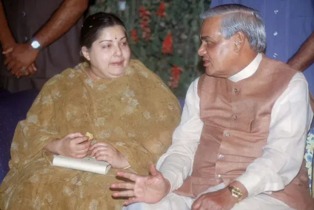 వాజ్పేయితో తమిళనాడు మాజీ సీఎం జయలలిత