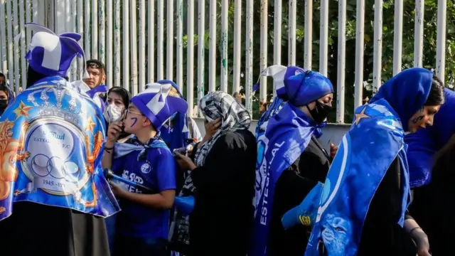 زنان در ورزشگاه