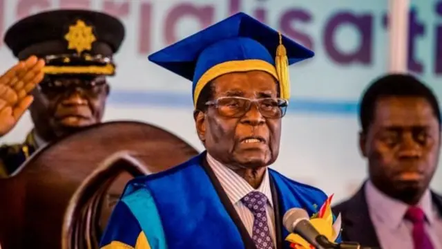 பொது நிகழ்வில் முகாபே