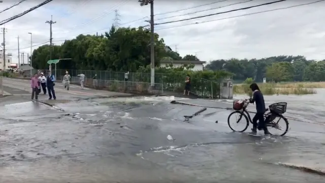 Pukotine i plavljenje na putevima