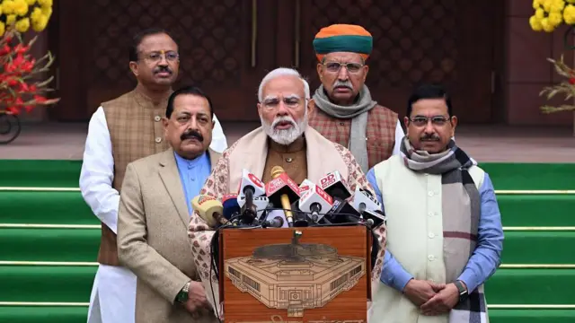 नरेंद्र मोदी 