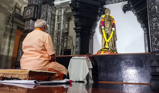 વડા પ્રધાન નરેન્દ્ર મોદી કન્યાકુમારીમાં ધ્યાન કરવા પહોંચ્યા ત્યારે