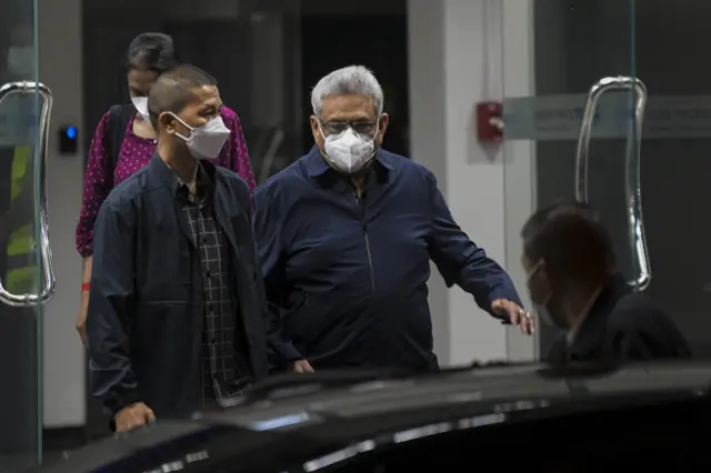 හිටපු ජනපති ගෝඨාභය රාජපක්ෂ සිංගප්පුරුවේ සිට තායිලන්තයේ දොන් මුඇන්ග් ජාත්‍යන්තර ගුවන් තොටුපලට පැමිණි අවස්ථාව