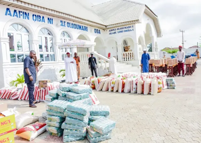 Oluwo, Oba Abdulrosheed Akanbi lasiko to n pin ounjẹ fawọn ara ilu.
