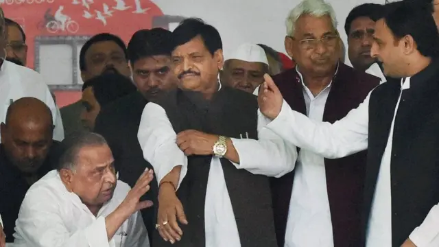 मुलाय सिंह यादव, शिवपाल सिंह यादव, अखिलेश यादव