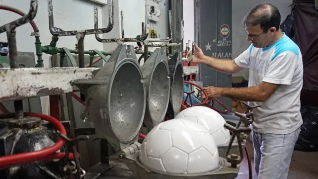 Costurero de pelotas