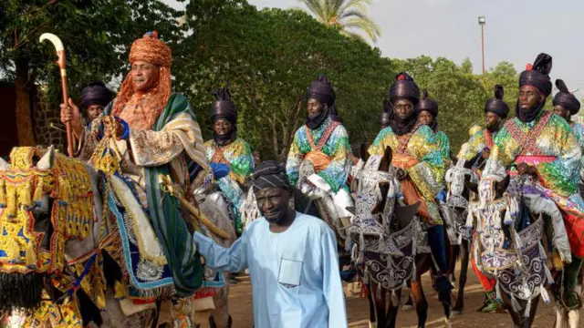 Biranen Hausawa na yin hawan dawaki lokutan Sallah ƙarama da babba.