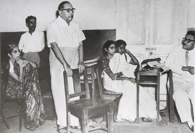 அம்பேத்கர், சாவர்க்கர், இந்தியா