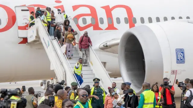 The latest 900 will add to the nearly 1,000 earlier repatriated