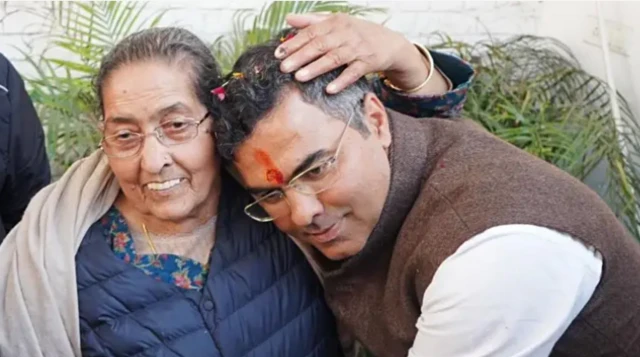 ਆਪਣੀ ਮਾਂ ਸਾਹਿਬ ਕੌਰ ਨਾਲ ਪਰਵੇਸ਼ ਵਰਮਾ