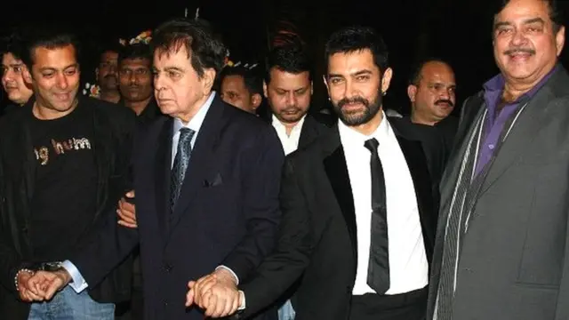 ਸਲਮਾਨ ਖ਼ਾਨ,ਆਮਿਰ ਖ਼ਾਨ ਅਤੇ ਸ਼ਤਰੂਘਨ ਸਿਨਹਾ ਦੇ ਨਾਲ ਨਾਲ ਦਿਲੀਪ ਕੁਮਾਰ