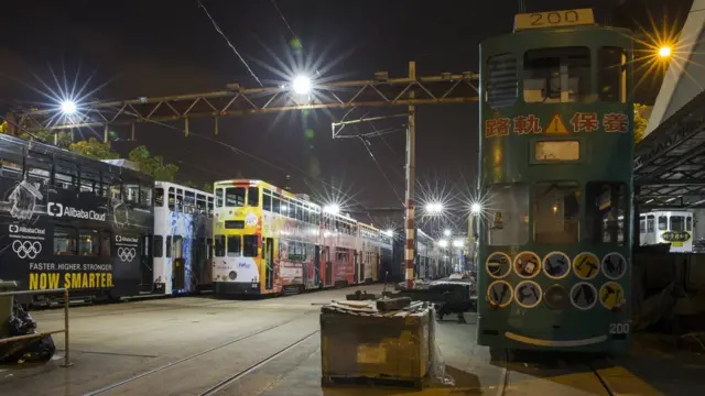 凌晨三点的电车厂