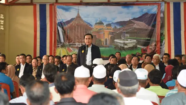 นายกฯ พบชาวปัตตานี