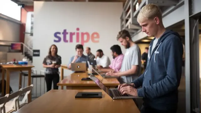 สำนักงานใหญ่ของสไตรพ์ ตั้งอยู่ที่ซาน ฟรานซิสโก ในขณะที่สำนักงานประจำภาคพื้นยุโรปตั้งอยู่ที่ดับลิน