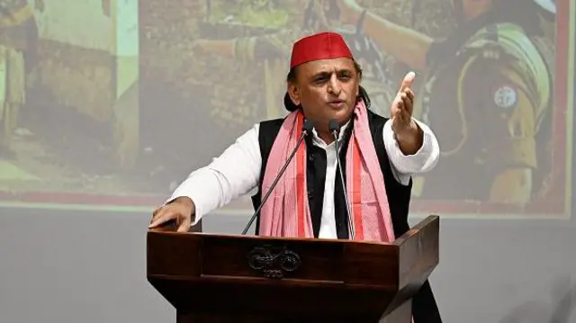 अखिलेश यादव