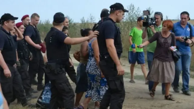 Полиция взяла под защиту нескольких цыганских женщин