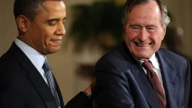 ஜார்ஜ் ஹெச்டபிள்யூ புஷின் வாழ்க்கை புகைப்படங்களில்...