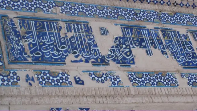 کاشی های مزار خواجه عبدالله انصاری مربوط دوران تیموری است و نیاز به حفظ و مراقبت دوامدار دارد