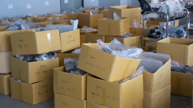 ฟิล์มเก่ามากมาย ที่ประชาชนทั่วไปและสถานีโทรทัศน์ส่งมอบให้หอภาพยนตร์