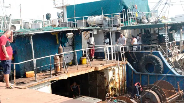 幾內亞科納克里一批被扣押的中國漁船(11/4/2017)
