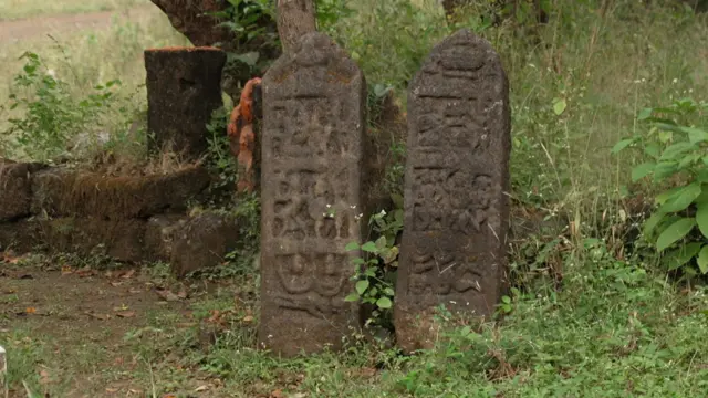 देवरायांमधल्या वीरगळ 