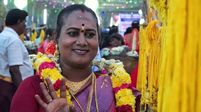 திருநங்கை ரோஜா