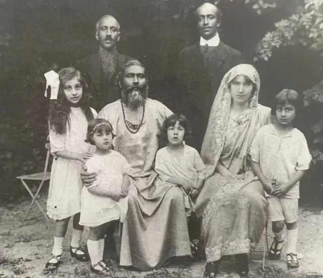 نور عنایت خان کا خاندان