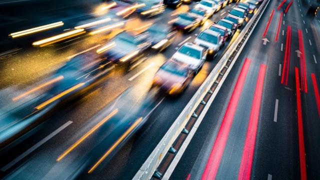 Rastrosapostar online na quina de são joãofarois deixados por carrosapostar online na quina de são joãopistasapostar online na quina de são joãosentido contrárioapostar online na quina de são joãouma estrada