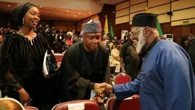 Nigeria senate president Bukola Saraki and im wife, Toyin Saraki togeda wit former military head of state for Nigeria, Abdulsalami Abubakar