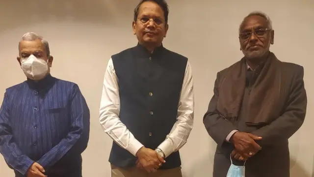 नेताहरू ठाकुर र महतोले उनीसँग होटलमा भेटवार्ता गरेका थिए