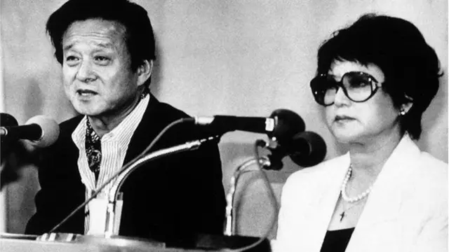 Đạo diễn phim Shin Sang-ok và vợ là nữ diễn viên nổi tiếng Choi Eun-hee năm ở Hong Kong