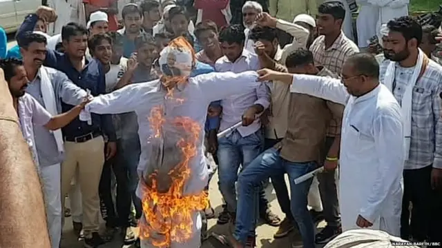 मोदी के ख़िलाफ़ प्रदर्शन