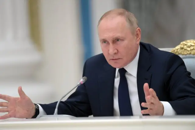 Tổng thống Nga Vladimir Putin tham dự cuộc họp với lãnh đạo Duma Quốc gia Nga ngày 7/7/2022
