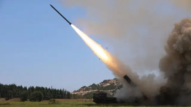 佩洛西訪問台灣後,中國在台灣周邊部署了戰機和海軍艦艇