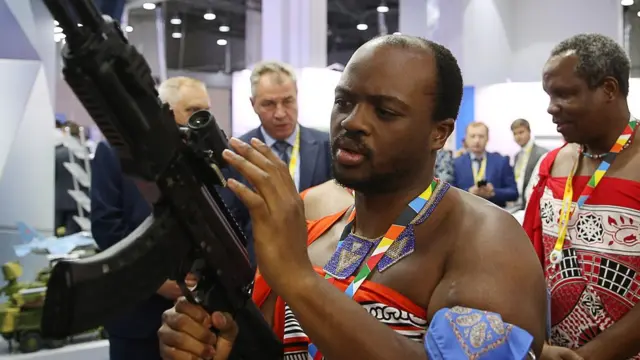 На деловых форумах проводятся мероприятия и заключатся контракты. Фактически подобные площадки связывают производителей товаров с покупателями