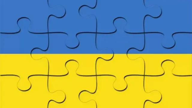 రష్యా, యుక్రెయిన్ల మధ్య సంబంధాలు ఒక షిఫ్టింగ్ పజిల్లా ఉన్నాయని కొందరు చరిత్రకారులు అభిప్రాయపడ్డారు