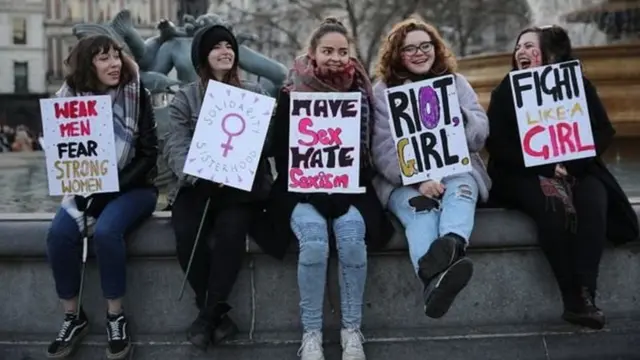 महिला अधिकार कार्यकर्ताओं का प्रदर्शन