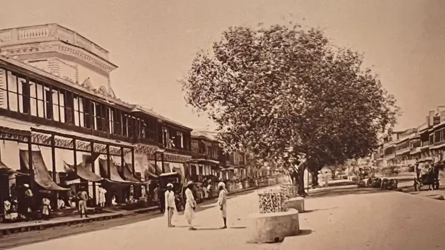 साल 1857 का चांदनी चौक जहां शहजादों के शवों को रखा गया था