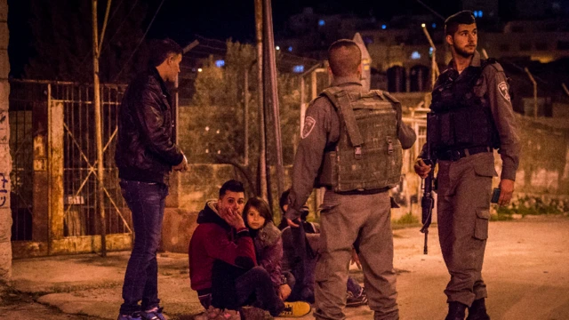 Sojoji sun kewaye mutane a Hebron