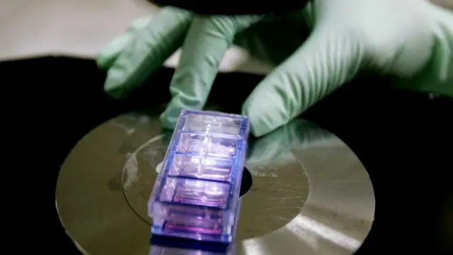 В лаборатории