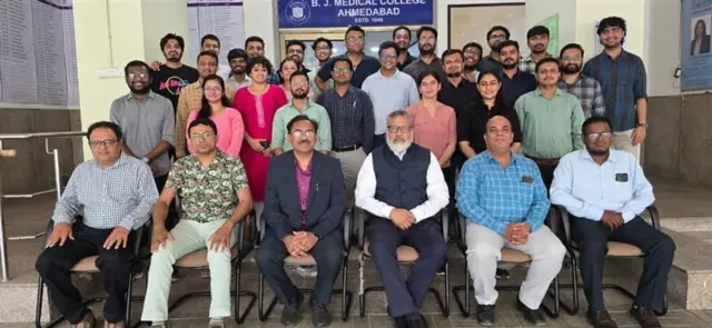 અમદાવાદ પ્લેન ક્રૅશ, ઍર ઇન્ડિયા, અમદાવાદમાં પ્લેન દુર્ઘટના, બીબીસી ગુજરાતી, સિવિલ હૉસ્પિટલ અમદાવાદ, પ્લેન દુર્ઘટના, મેઘાણીનગર, પોસ્ટમૉર્ટમ