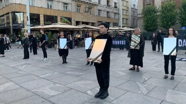 Na Trgu republike odata je pošta srebreničkim žrtvama 