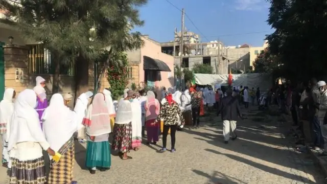 ድመፂ ክህብ ዝተሰለፈ ህዝቢ- ኣብ ከተማ መቐለ