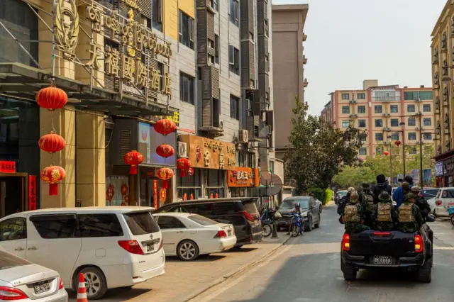 மியான்மரில் ஆன்லைன் மோசடி மையங்களை நடத்திய மாஃபியா குடும்பம் - 11 பேருக்கு மரண தண்டனை