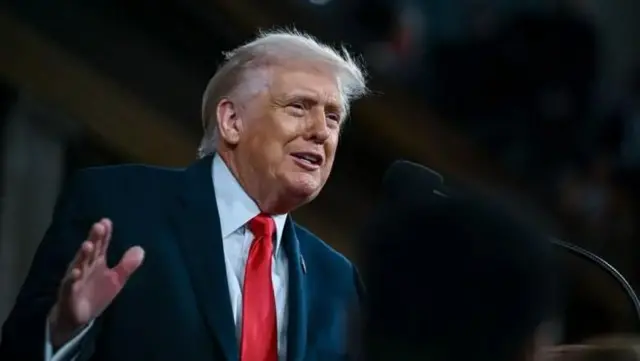 دونالد ترامپ در حال سخنرانی