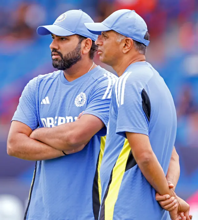 राहुल द्रविड आणि रोहित शर्मा