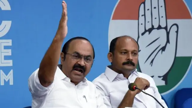 விடி சதீசன், கேரள முதல் அமைச்சர், ரமேஷ் சென்னிதலா