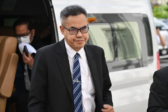 ป.ป.ช. แต่งตั้ง สุรพงษ์ อินทรถาวร เป็นหัวหน้าคณะผู้ว่าคดี โดยเขาได้นำทีมไปร่วมรับฟังตลอดกระบวนการไต่สวนของศาลฎีกาฯ ระหว่างเดือน มิ.ย.-ก.ค.